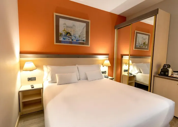 מלון Petit Palace Trencadis