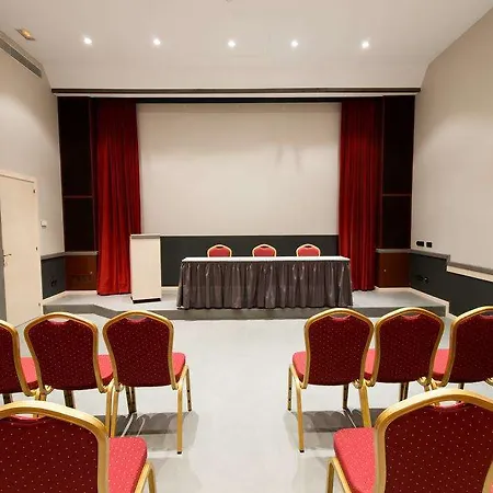 Petit Palace Trencadis Hotel 4*